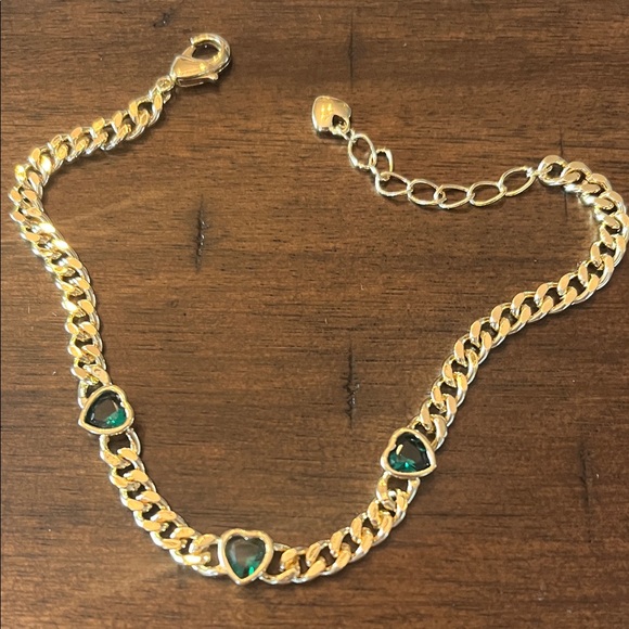 Elegant Gold Heart Chain Bracelet with green heart stones. - Picture 4 of 4